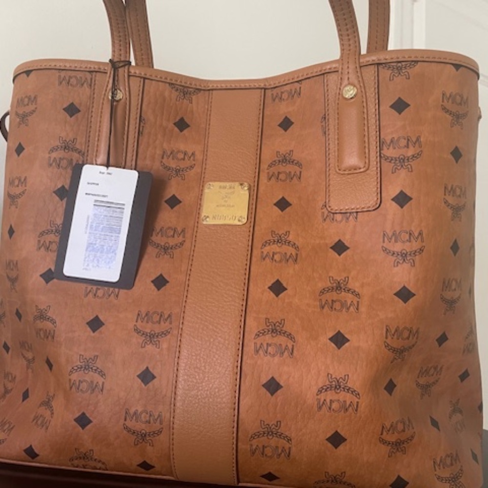 BRAND NEW MCM LIZ TOTE!  A classic beauty!